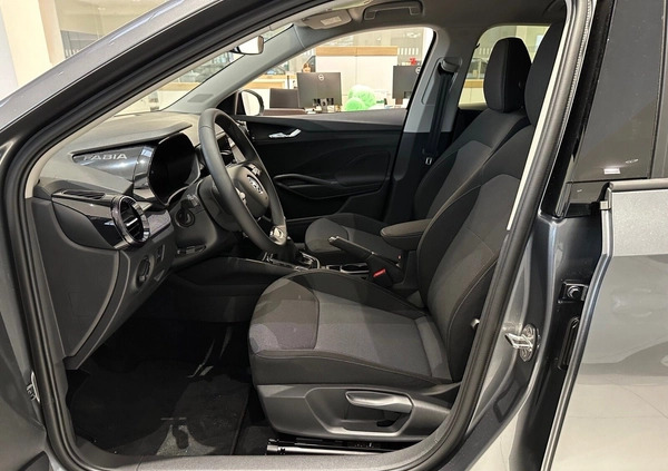 Skoda Fabia cena 97050 przebieg: 4, rok produkcji 2024 z Zawichost małe 121